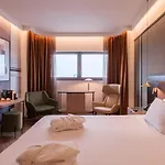 Savhotel Mantegna فندق 4*