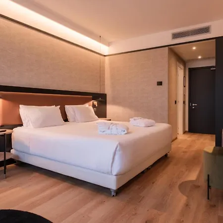 Hotel Savhotel Mantegna 4*