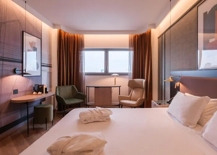 Savhotel Mantegna Отель