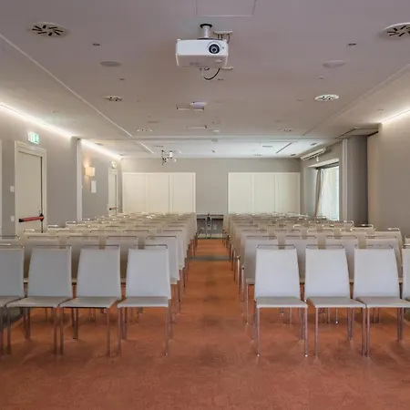 Savhotel Mantegna 4*