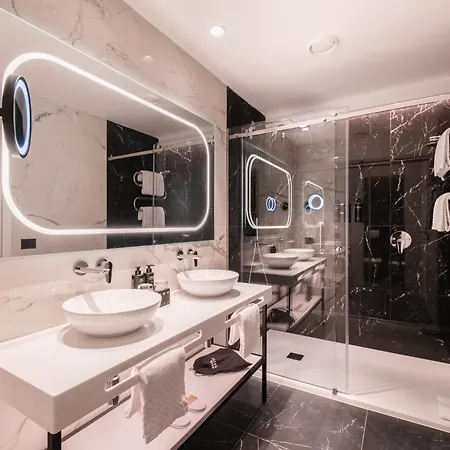 Hotel Savhotel Mantegna 4*