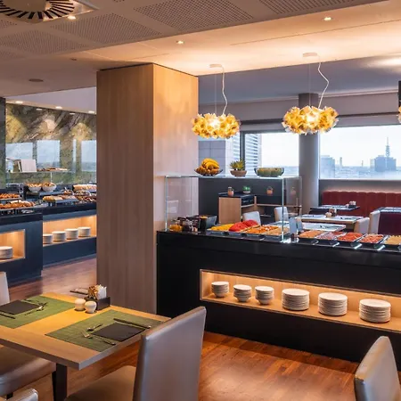 Savhotel Mantegna Hotel 4*