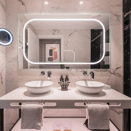 Savhotel Mantegna Hotell